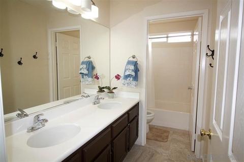 1013 Longfellow Ct, Oceanside, CA 92057 photo 9