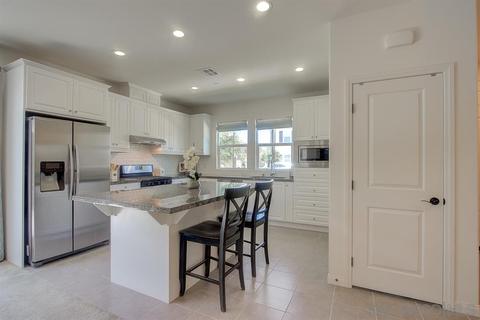 2746 Overlook Point Dr, Escondido, CA 92029 photo 3