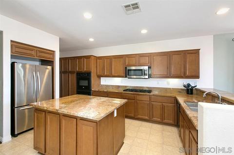 1013 Sundial, Oceanside, CA 92057 photo 4