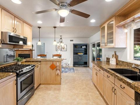 727 Suzanne Ln, Escondido, CA 92026 photo 10