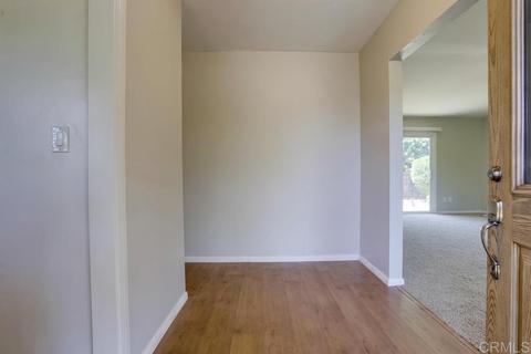 2015 Sunset Dr, Escondido, CA 92025 photo 4