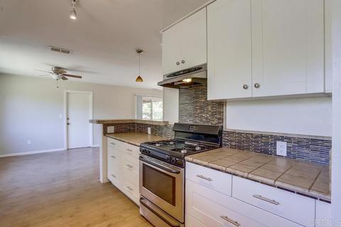 2015 Sunset Dr, Escondido, CA 92025 photo 9
