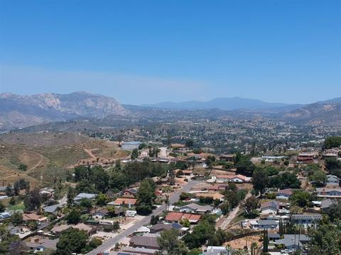 12278 Winter Gardens Dr, Lakeside, CA 92040 photo 2