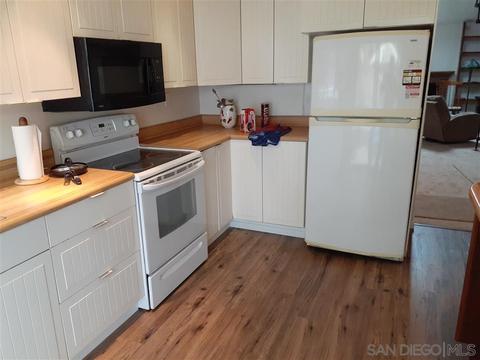 8203 Caminito Modena, La Jolla, CA 92037 photo 5