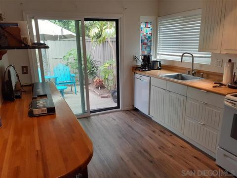 8203 Caminito Modena, La Jolla, CA 92037 photo 6