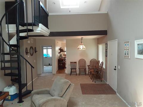 8203 Caminito Modena, La Jolla, CA 92037 photo 3