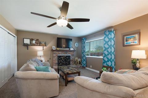 238 E Kalmia St, Fallbrook, CA 92028 photo 5