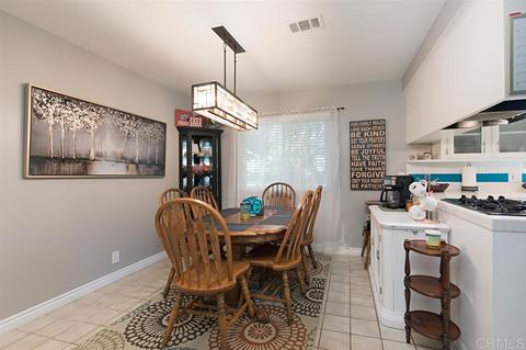 238 E Kalmia St, Fallbrook, CA 92028 photo 9