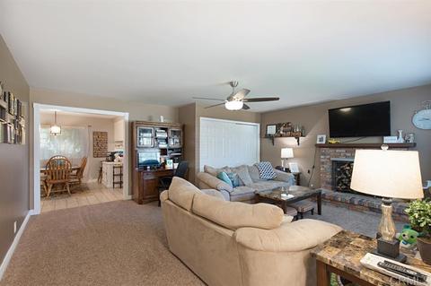 238 E Kalmia St, Fallbrook, CA 92028 photo 4