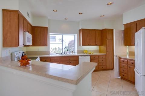 4977 Lerkas Way, Oceanside, CA 92056 photo 8