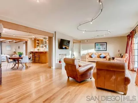1114 Skylark Dr, La Jolla, CA 92037 photo 2