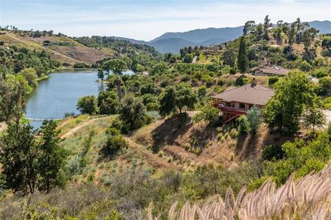 2555 Lynda Ln, Fallbrook, CA 92028 photo 3