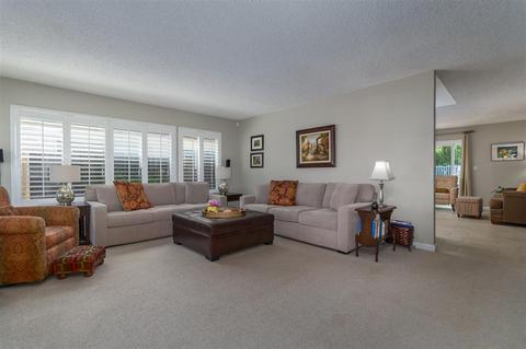 1384 Valencia Loop, Chula Vista, CA 91910 photo 2