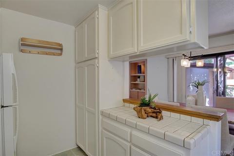 655 Gravilla Pl, La Jolla, CA 92037 photo 13