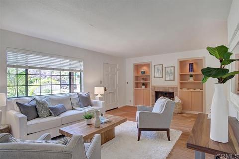 655 Gravilla Pl, La Jolla, CA 92037 photo 3