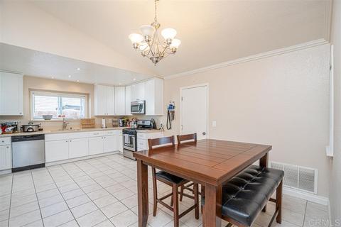 719 Butterfield Rd, Oceanside, CA 92057 photo 14