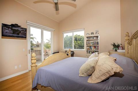 552 Arenas St, La Jolla, CA 92037 photo 15