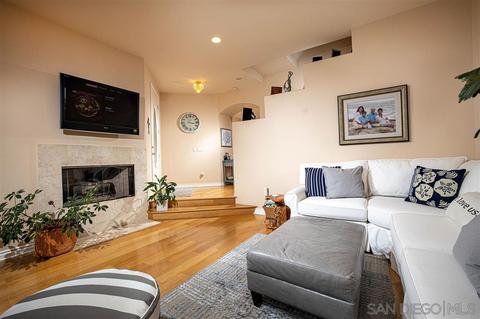 552 Arenas St, La Jolla, CA 92037 photo 3
