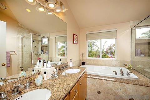 552 Arenas St, La Jolla, CA 92037 photo 16