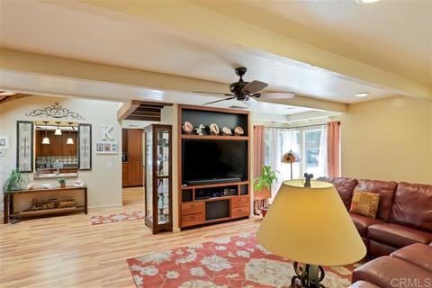 1082 Beverly Dr, Vista, CA 92084 photo 4