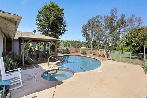 1082 Beverly Dr, Vista, CA 92084 photo 19