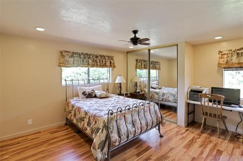 1082 Beverly Dr, Vista, CA 92084 photo 13