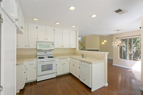 4558 Lambeth Ct, Carlsbad, CA 92010 photo 3