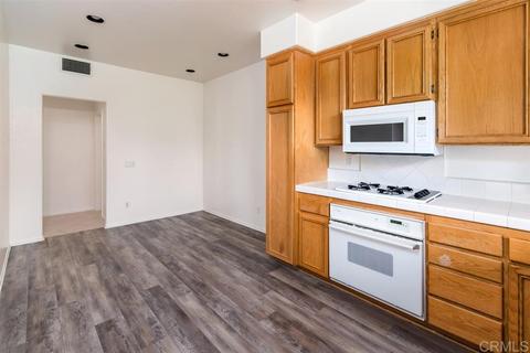 6807 Adolphia Dr, Carlsbad, CA 92011 photo 9