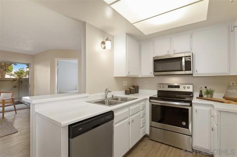 8803 Gilman Dr #A, La Jolla, CA 92037 photo 11