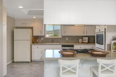 642 Cortez Ave, Vista, CA 92084 photo 7