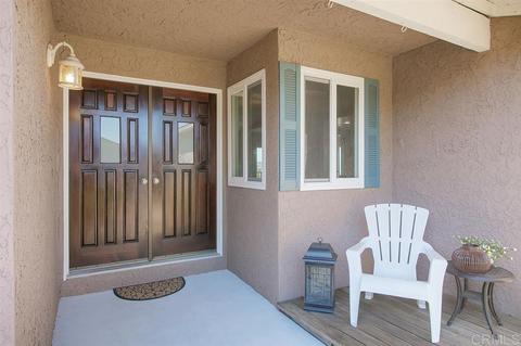 642 Cortez Ave, Vista, CA 92084 photo 3
