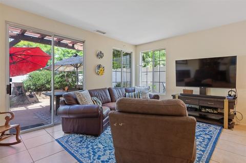 4704 Aliso Way, Oceanside, CA 92057 photo 9