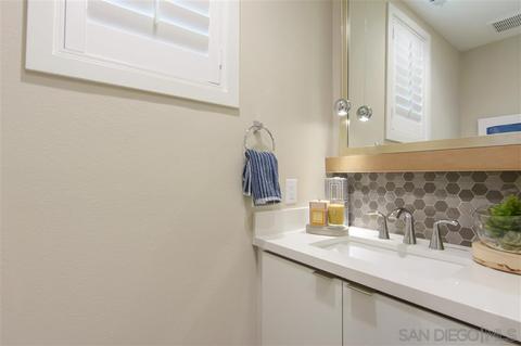 1198 Via Candelas, Oceanside, CA 92056 photo 10