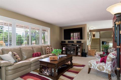 111 Stephanie Ln, Vista, CA 92084 photo 7
