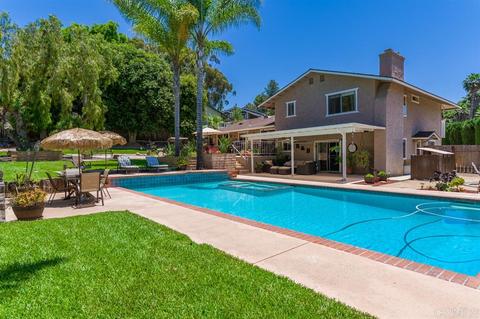 111 Stephanie Ln, Vista, CA 92084 photo 1