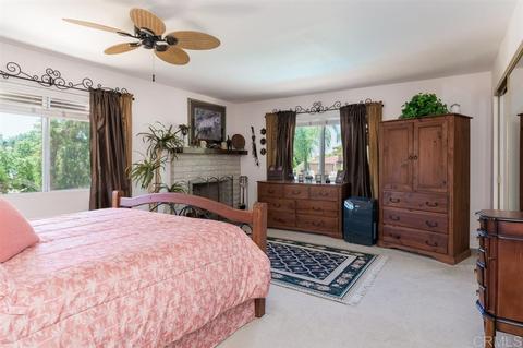 111 Stephanie Ln, Vista, CA 92084 photo 14