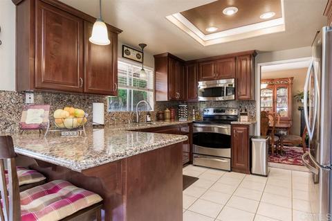111 Stephanie Ln, Vista, CA 92084 photo 9