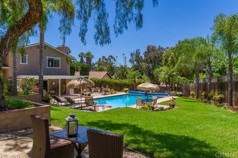 111 Stephanie Ln, Vista, CA 92084 photo 4