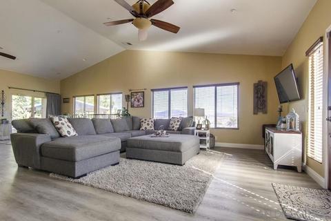 105 Scenic Dr, El Cajon, CA 92021 photo 4