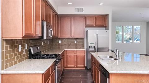 1382 Carpinteria, Chula Vista, CA 91913 photo 3