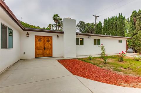 514 Valley Dr, Vista, CA 92084 photo 4