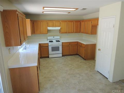 2077 Chateau, Chula Vista, CA 91913 photo 5