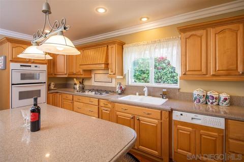 961 Orma Dr, San Diego, CA 92106 photo 6