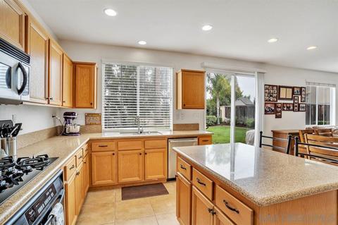 1103 Greenway Rd, Oceanside, CA 92057 photo 5