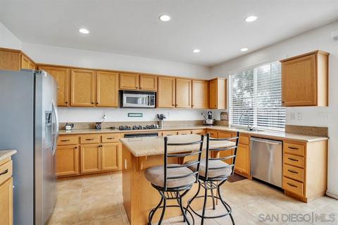 1103 Greenway Rd, Oceanside, CA 92057 photo 6