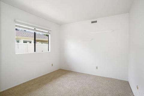 954 Prestwick Ct, Vista, CA 92081 photo 12