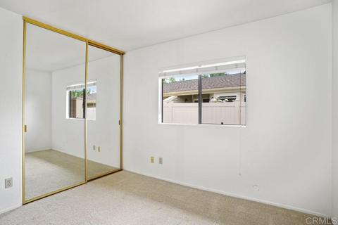 954 Prestwick Ct, Vista, CA 92081 photo 11