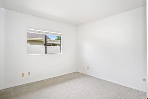 954 Prestwick Ct, Vista, CA 92081 photo 10