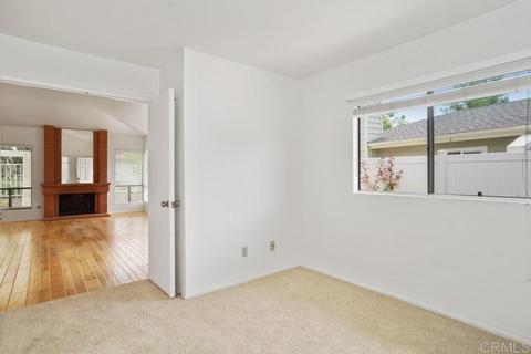 954 Prestwick Ct, Vista, CA 92081 photo 9