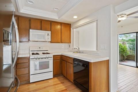 954 Prestwick Ct, Vista, CA 92081 photo 7